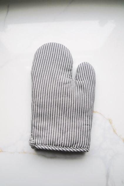 Simple Stripe Oven Mitt - The Bundle Store