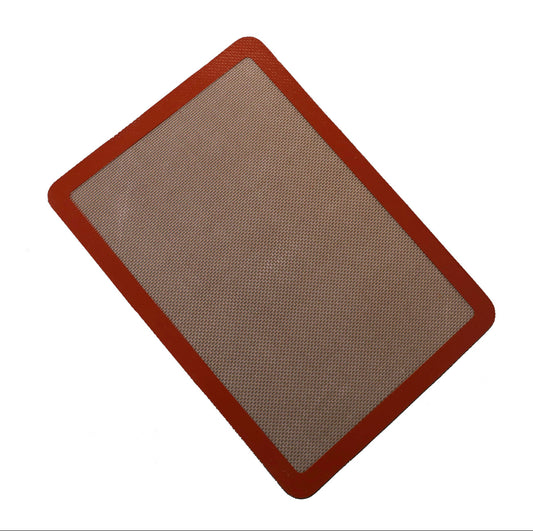 Silicone Baking Mat - Small, non-stick surface for easy baking, perfect for a sustainable kitchen.